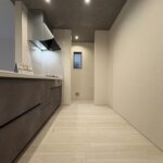 パントリースペースもあるキッチン