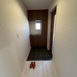 コの字型の収納付き (玄関)