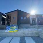 お車２台駐車可能！ (外観)