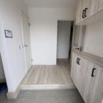 土間収納付き (玄関) 土間収納付き (玄関)