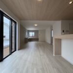 23.7帖の広いリビング (居間) 23.7帖の広いリビング (居間)